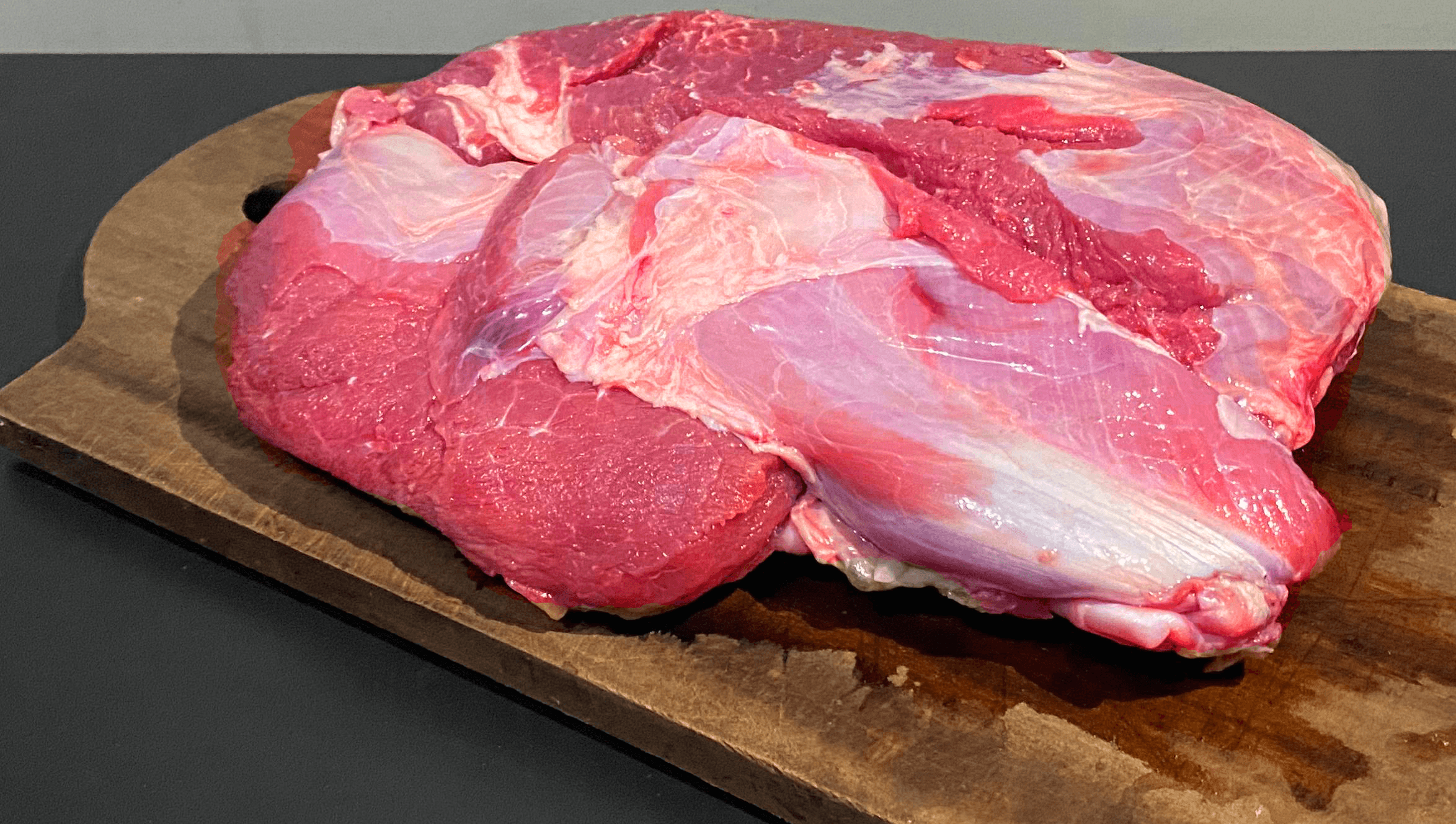 Get your hands on the highest quality local (Javanese) goat meat fillet. The perfect choice for your special dishes! Only Rp 140,000/kg, make sure you always have it in stock in your kitchen.